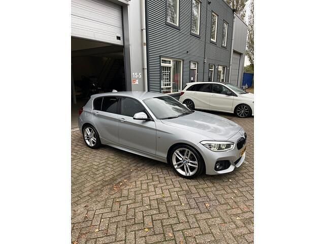 Occasion BMW 118 Executive 136 PK (100 kW) 2017 Grijs Hatchback