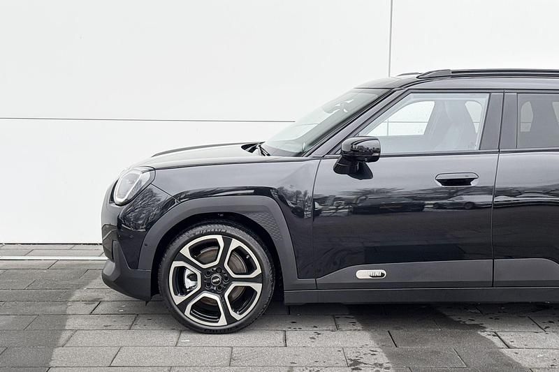 Nieuw Mini Aceman Favoured 160 kW (218 PK) 2026 Midnight black ii SUV