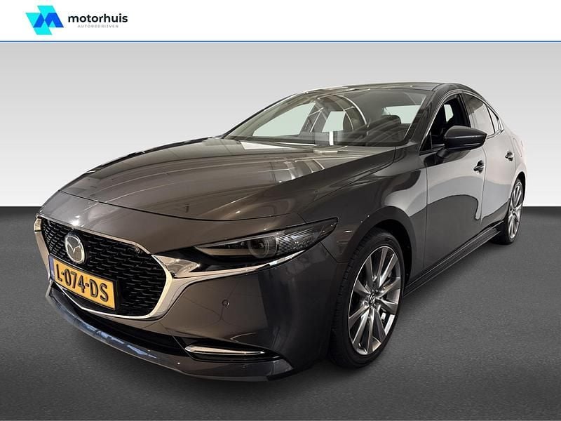 Grijs Occasion 2021 Mazda 3 Luxury Sedan | € 21.990 (Iets duurder) - Afbeelding 1/4