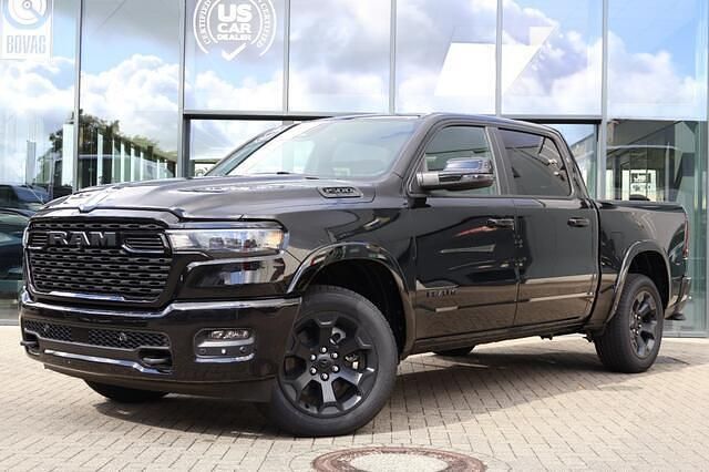 Zwart Nieuw 2025 Dodge Ram Pickup | € 65.740 - Afbeelding 1/4