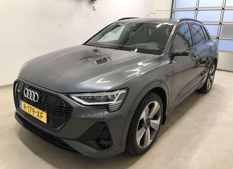 Grijs Gebruikt 2022 Audi e-tron S-Line SUV | € 65.300 - Afbeelding 1/4