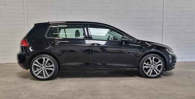 Zwart Gebruikt 2014 VW Golf Sedan | € 9.900 (Eerlijke prijs) - Afbeelding 1/4