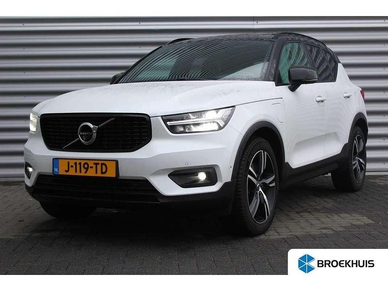 Wit Occasion 2020 Volvo XC40 R-Design SUV | € 29.900 (Eerlijke prijs) - Afbeelding 1/1