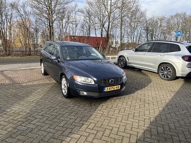 Occasion Volvo V70 Momentum 179 PK (131 kW) 2013 Blauw (metallic) Stationwagen