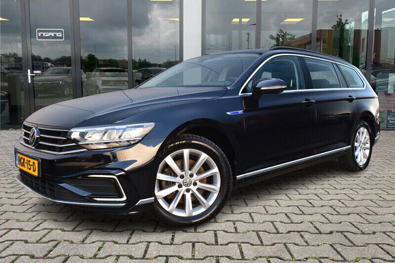 Zwart, metallic lak Gebruikt 2021 VW Passat GTE Stationwagen | € 23.900 (Goede deal) - Afbeelding 1/4