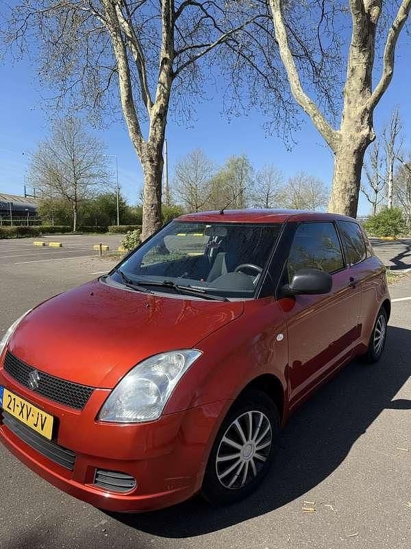 Gebruikt 2007 Suzuki Swift Comfort Sedan | € 1.250 (Eerlijke prijs) - Afbeelding 1/4