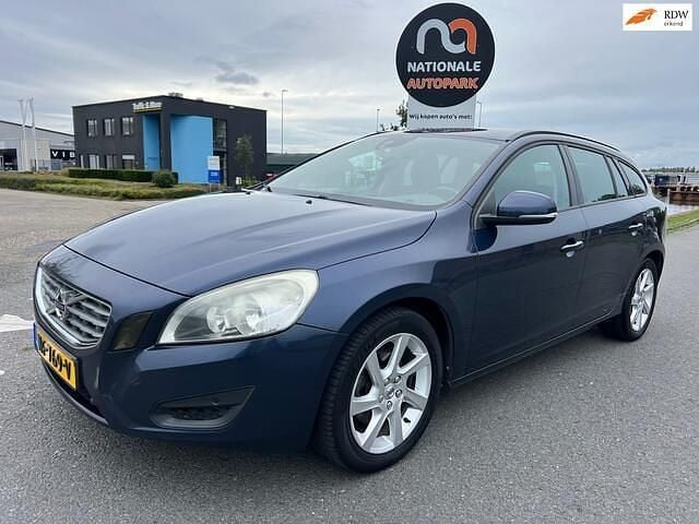 Blauw Gebruikt 2012 Volvo V60 Momentum Stationwagen | € 4.299 (Eerlijke prijs) - Afbeelding 1/4