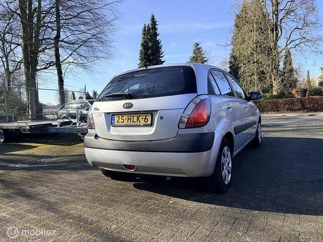 Occasion Kia Rio 97 PK (71 kW) 2009 Grijs Hatchback