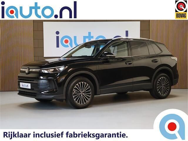 Zwart Nieuw 2025 VW Tiguan Edition SUV | € 49.745 (Super prijs) - Afbeelding 1/4