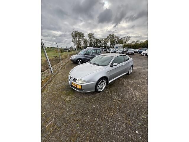 Grijs Gebruikt 2006 Alfa Romeo GT Progression Coupé | € 999 - Afbeelding 1/4
