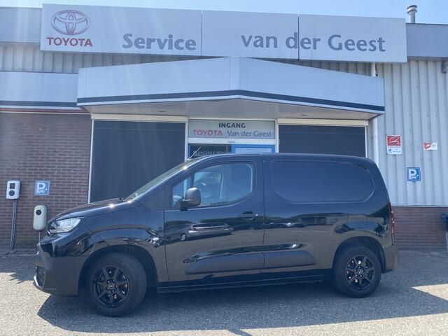 Zwart Gebruikt 2024 Toyota Proace City Van | € 20.842 (Super prijs) - Afbeelding 1/4