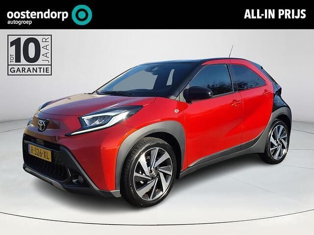 Rood Gebruikt 2022 Toyota Aygo X Envy SUV | € 18.950 - Afbeelding 1/4