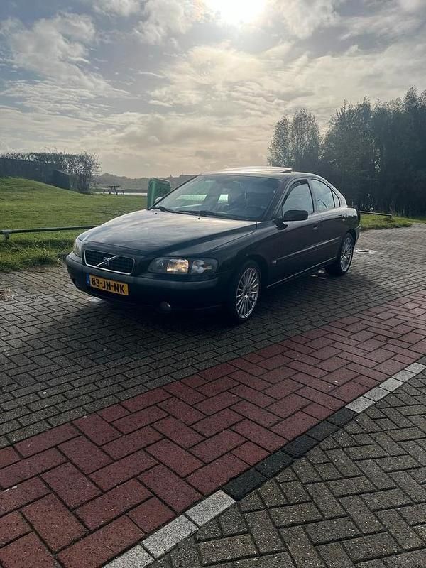 Gebruikt 2002 Volvo S60 Sedan | € 4.000 (Eerlijke prijs) - Afbeelding 1/4