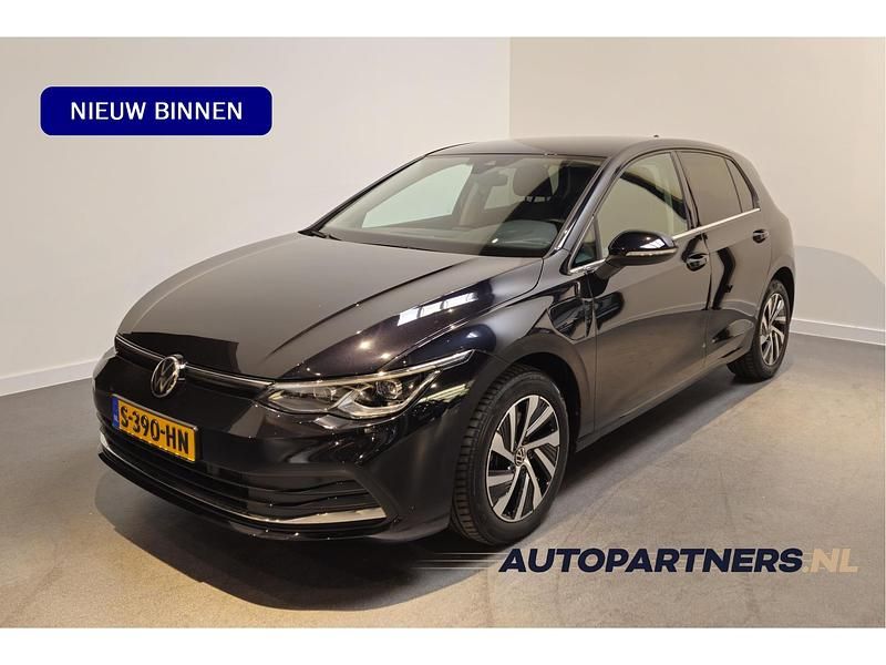 Zwart Gebruikt 2020 VW Golf VIII Style Hatchback | € 22.950 (Eerlijke prijs) - Afbeelding 1/4
