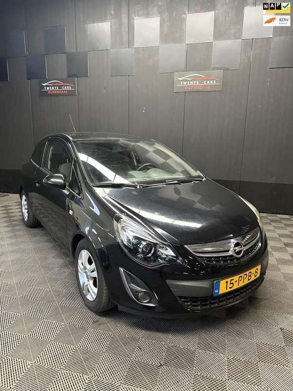 Zwart Gebruikt 2011 Opel Corsa Cosmo Hatchback | € 1.950 (Super prijs) - Afbeelding 1/4