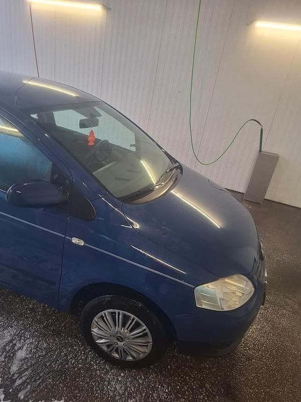 Occasion VW Fox Trendline 54 PK (39 kW) 2005 Blauw Hatchback