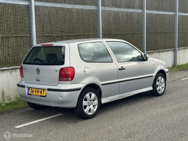 Occasion VW Polo Trendline 75 PK (55 kW) 2000 Grijs Hatchback