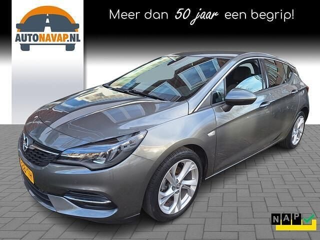 Grijs Gebruikt 2020 Opel Astra Elegance Hatchback | € 13.995 (Eerlijke prijs) - Afbeelding 1/4