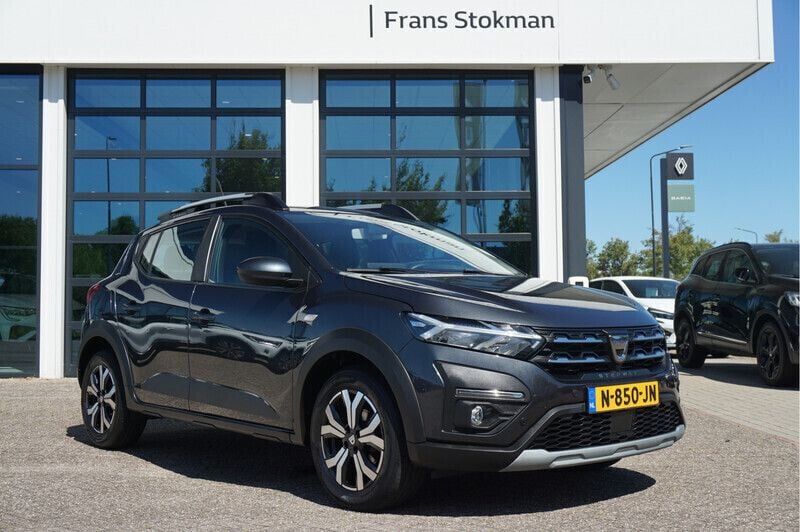 Grijs Gebruikt 2021 Dacia Sandero Comfort Hatchback | € 16.450 (Iets duurder) - Afbeelding 1/4