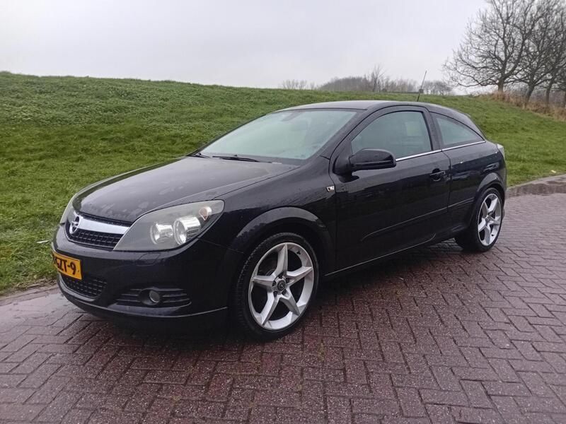 Zwart Gebruikt 2008 Opel Astra Executive Hatchback | € 2.950 - Afbeelding 1/4