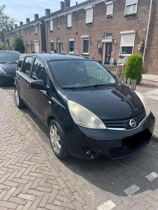 Zwart Gebruikt 2010 Nissan Note Acenta MPV | € 2.750 (Eerlijke prijs) - Afbeelding 1/4