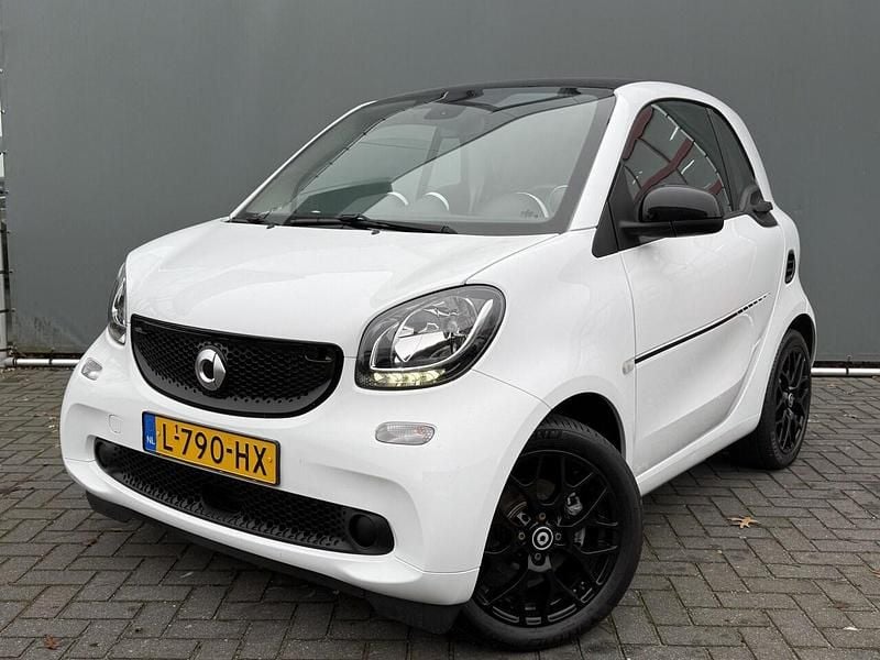 Wit Occasion 2020 Smart ForTwo Coupé Hatchback | € 8.894 (Eerlijke prijs) - Afbeelding 1/4