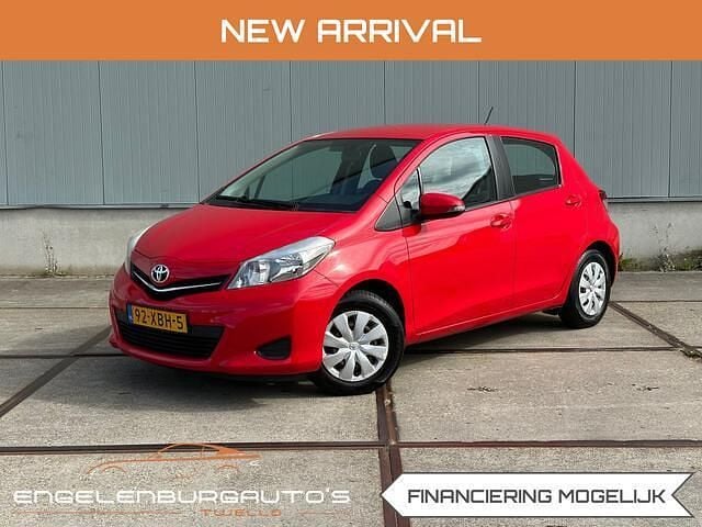 Rood Gebruikt 2012 Toyota Yaris Hatchback | € 6.950 (Eerlijke prijs) - Afbeelding 1/4