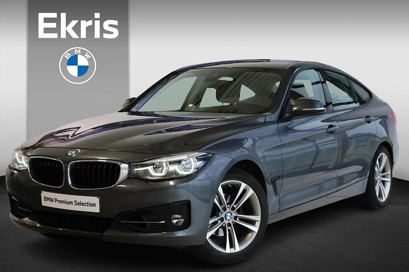 Grijs (metallic) Occasion 2019 BMW 320 Sedan | € 27.900 (Goede deal) - Afbeelding 1/4