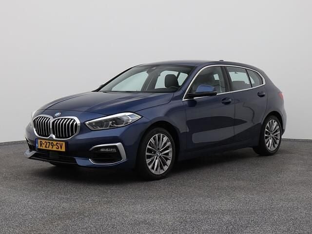 Blauw Gebruikt 2021 BMW 116 Executive Hatchback | € 20.700 (Goede deal) - Afbeelding 1/4