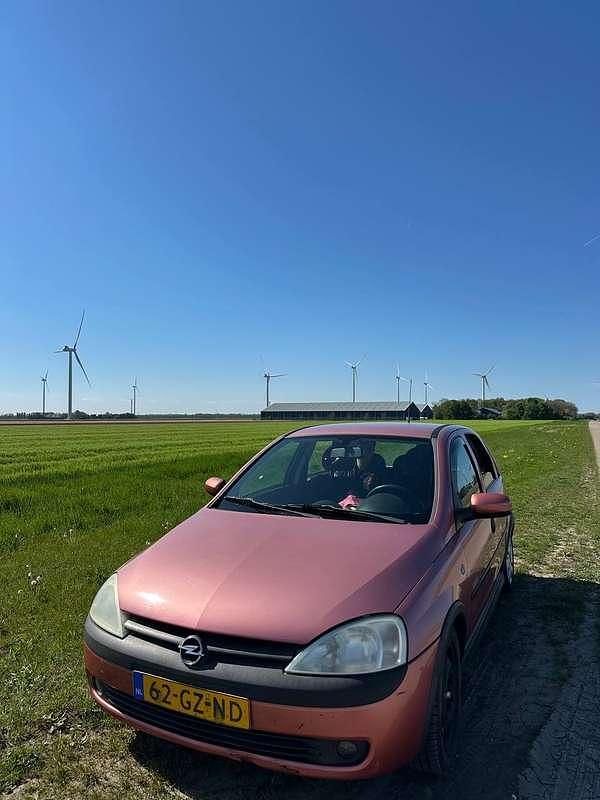 Gebruikt 2001 Opel Corsa Elegance Sedan | € 1.000 (Goede deal) - Afbeelding 1/4