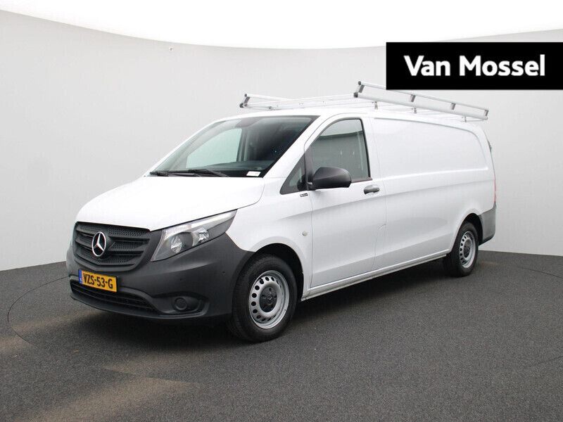 Wit Gebruikt 2024 Mercedes Vito MPV | € 28.900 (Eerlijke prijs) - Afbeelding 1/4
