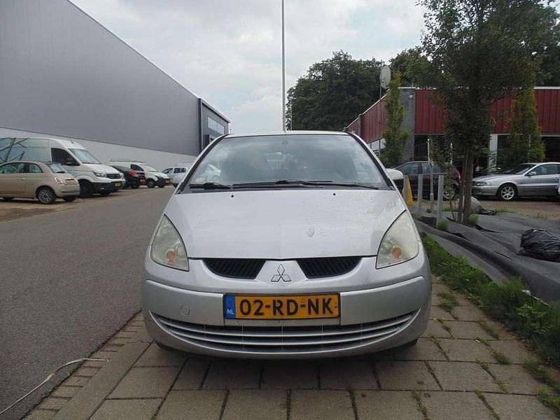 Grijs Gebruikt 2005 Mitsubishi Colt Invite Hatchback | € 1.850 (Eerlijke prijs) - Afbeelding 1/4