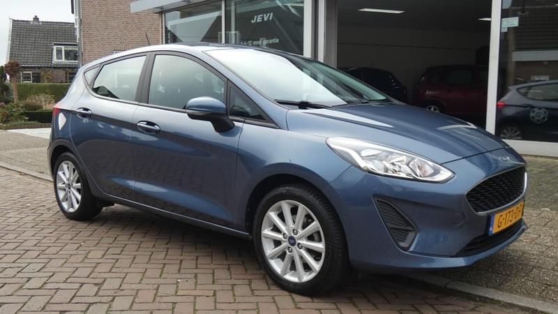 Blauw Occasion 2019 Ford Fiesta Trend Hatchback | € 11.950 (Eerlijke prijs) - Afbeelding 1/4