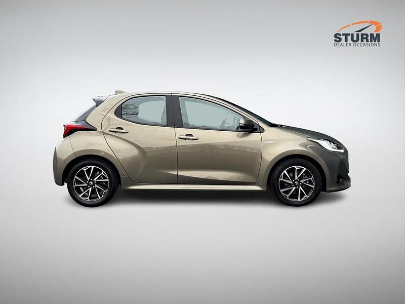 Occasion Toyota Yaris Hybrid 116 PK (85 kW) 2021 Groen Hatchback
