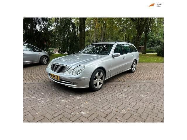 Grijs Gebruikt 2003 Mercedes 200 Avantgarde Stationwagen | € 2.450 (Eerlijke prijs) - Afbeelding 1/4