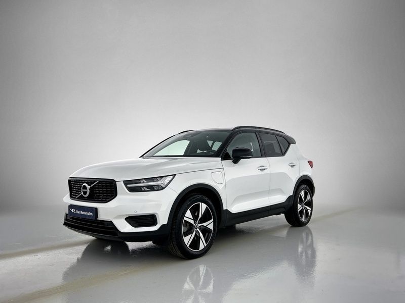 Wit Gebruikt 2022 Volvo XC40 R-Design SUV | € 36.950 (Iets duurder) - Afbeelding 1/3