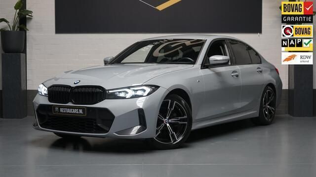 Grijs Gebruikt 2023 BMW 318 M Sport Sedan | € 40.450 (Iets duurder) - Afbeelding 1/4