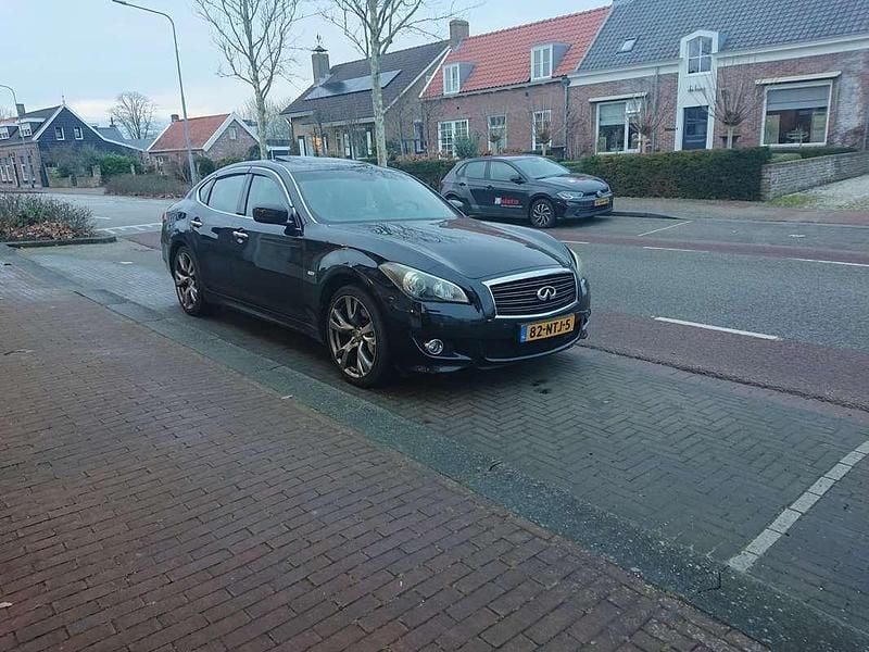 Gebruikt 2010 Infiniti M37 Premium Sedan | € 14.250 - Afbeelding 1/4