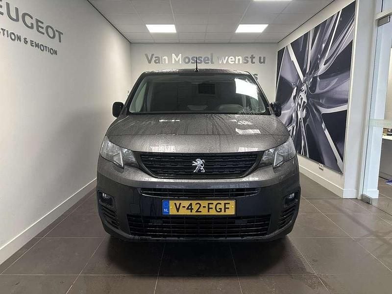 Occasion Peugeot Partner 136 PK (100 kW) 2024 Grijs MPV
