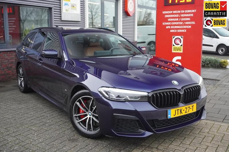 Blauw Occasion 2026 BMW 530e M Sport Stationwagen | € 32.945 - Afbeelding 1/4
