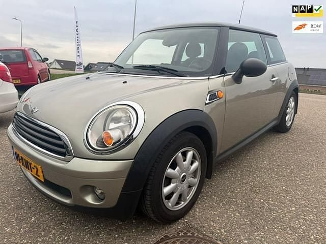 Grijs (metallic) Gebruikt 2010 Mini ONE Hatchback | € 2.999 (Eerlijke prijs) - Afbeelding 1/4