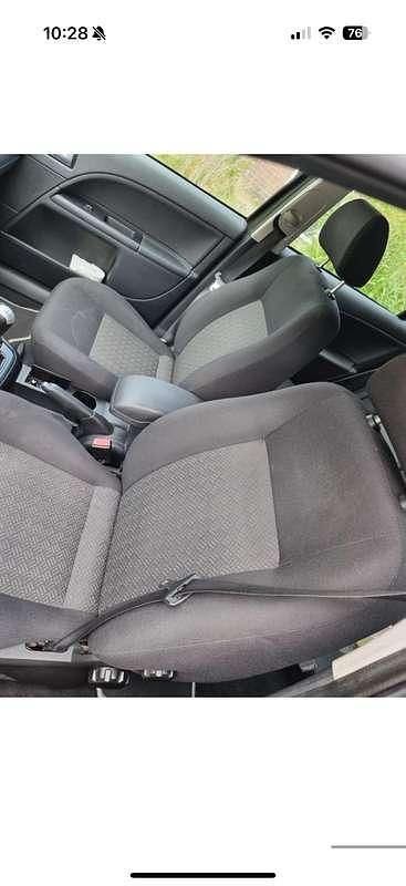 Grijs Gebruikt 2006 Ford Mondeo Trend Stationwagen | € 999 (Goede deal) - Afbeelding 1/4