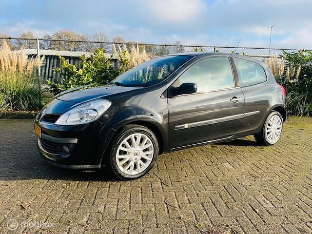 Occasion Renault Clio II 75 PK (55 kW) 2009 Zwart Hatchback