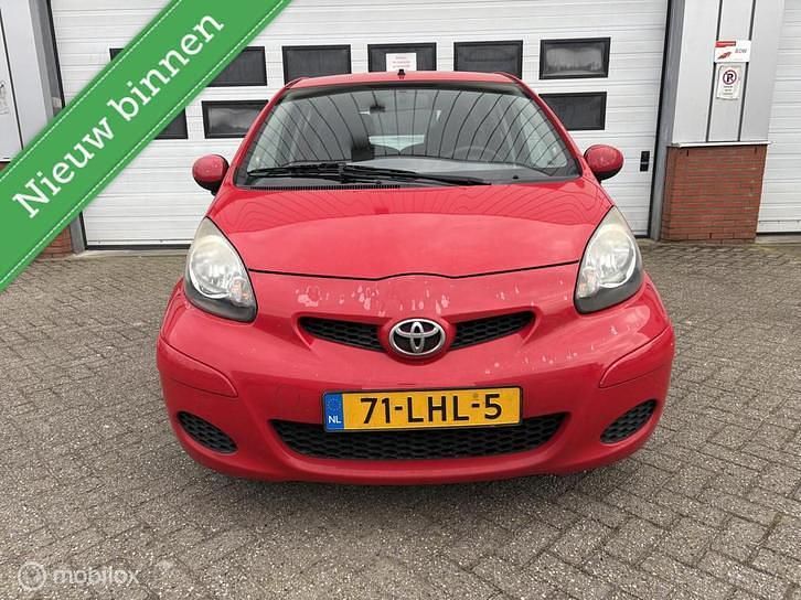 Occasion Toyota Aygo Comfort 68 PK (50 kW) 2010 Rood Hatchback