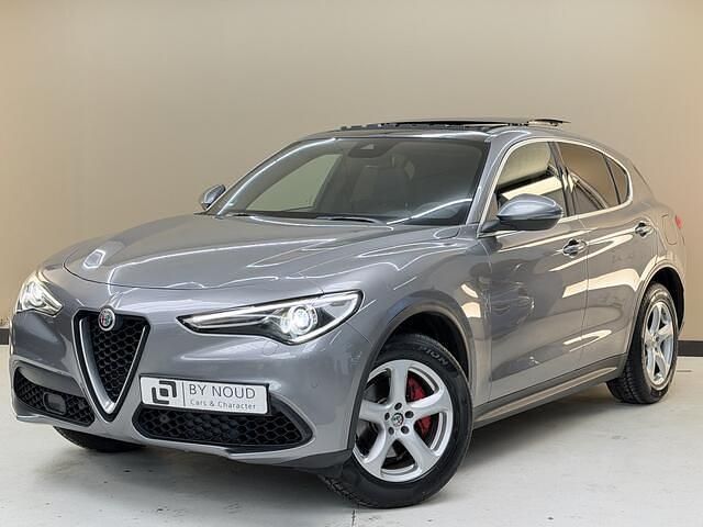 Occasion Alfa Romeo Stelvio Super 200 PK (147 kW) 2017 Zilver SUV