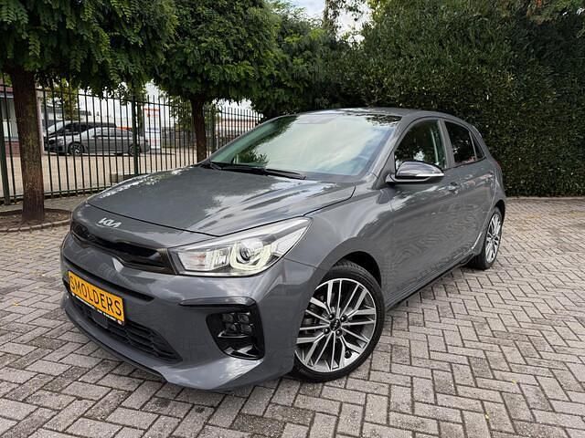 Grijs, metallic lak Gebruikt 2022 Kia Rio 4 Hatchback | € 19.950 (Iets duurder) - Afbeelding 1/4