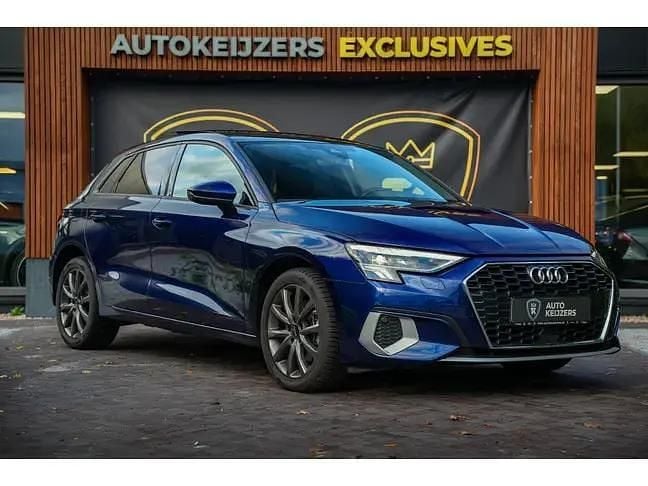 Blauw Gebruikt 2022 Audi A3 Sportback e-tron Hatchback | € 28.900 (Eerlijke prijs) - Afbeelding 1/4