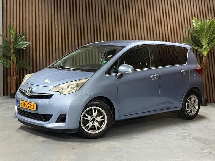 Occasion Toyota Verso-S 99 PK (72 kW) 2012 Blauw MPV