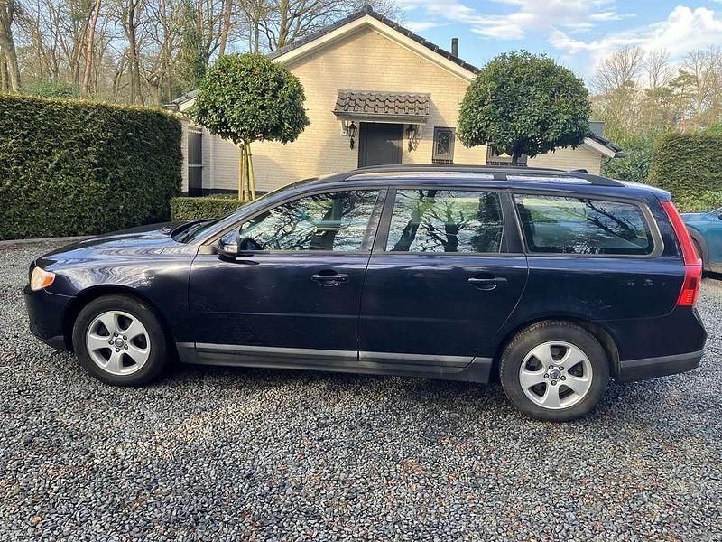 Blauw Occasion 2009 Volvo V70 Stationwagen | € 4.975 - Afbeelding 1/4
