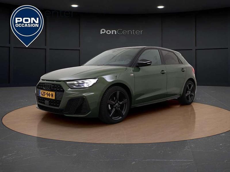 Groen, metallic lak Gebruikt 2025 Audi A1 Sportback S-Line Hatchback | € 33.950 (Duur) - Afbeelding 1/3